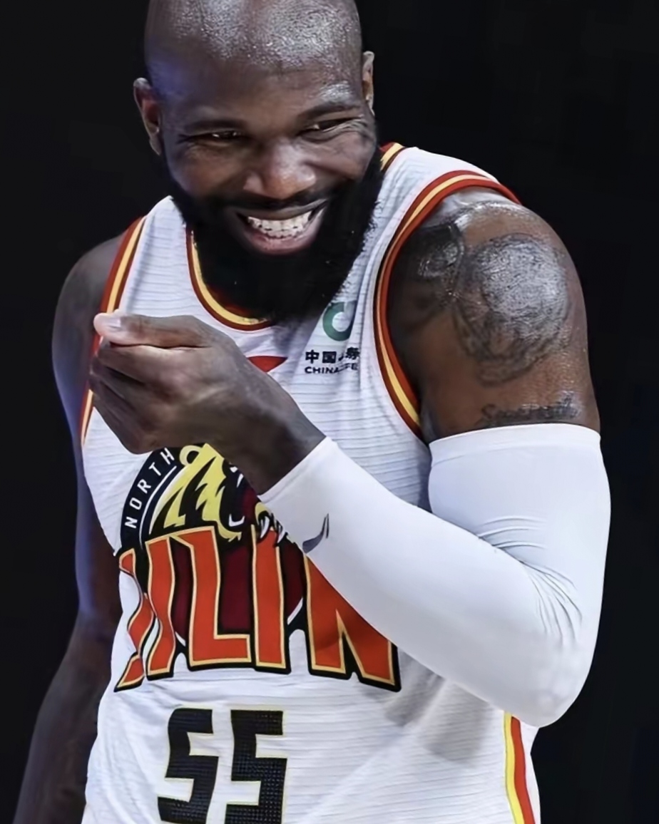 CBA常规赛关键时刻走向成谜；利物浦强势反弹；悬念犹存；资深球员宣示担当